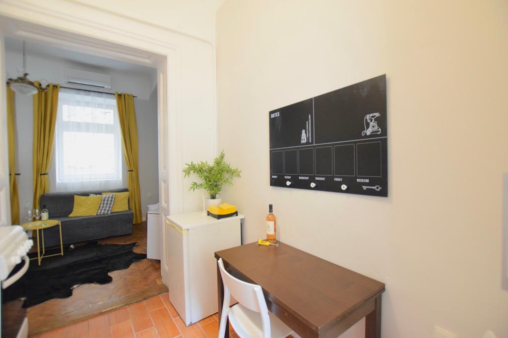 Standard Apartment By Hi5 - Chainbridge Budapest Exterior foto