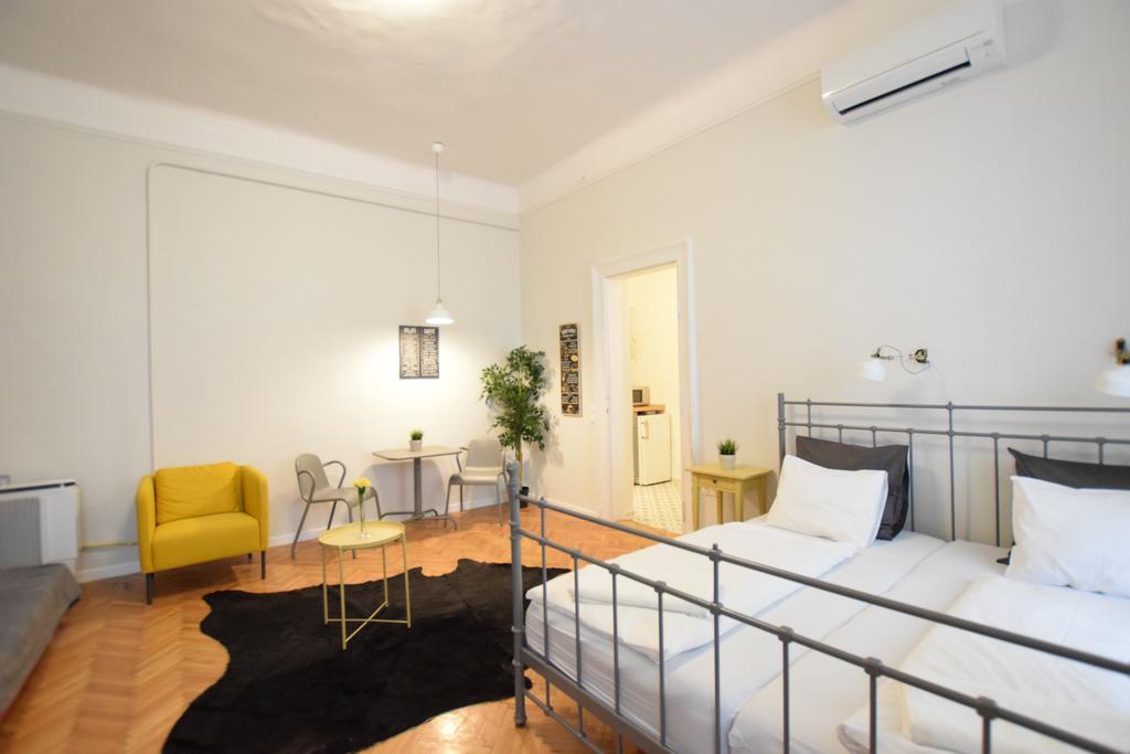 Standard Apartment By Hi5 - Chainbridge Budapest Exterior foto